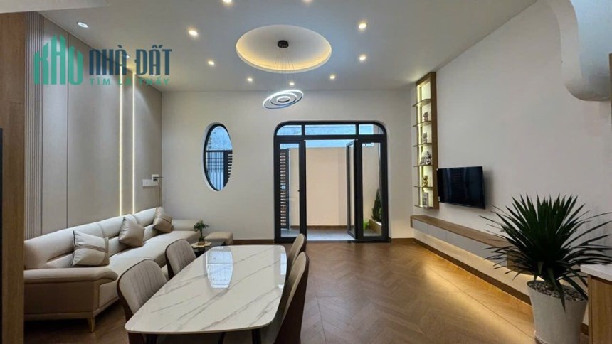 Nhà lầu 4,3x12,5m nội ô trung tâm thành phố Mỹ Tho,Tiền Giang.