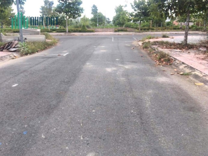 Nền 5x20m đường D11,khu dân cư Long Hòa,phuờng Đạo Thạnh,Đồng Tháp.