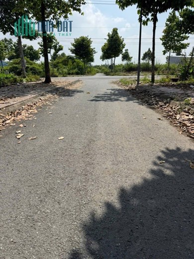 Nền 5x20m đường D11,khu dân cư Long Hòa,phuờng Đạo Thạnh,Đồng Tháp.
