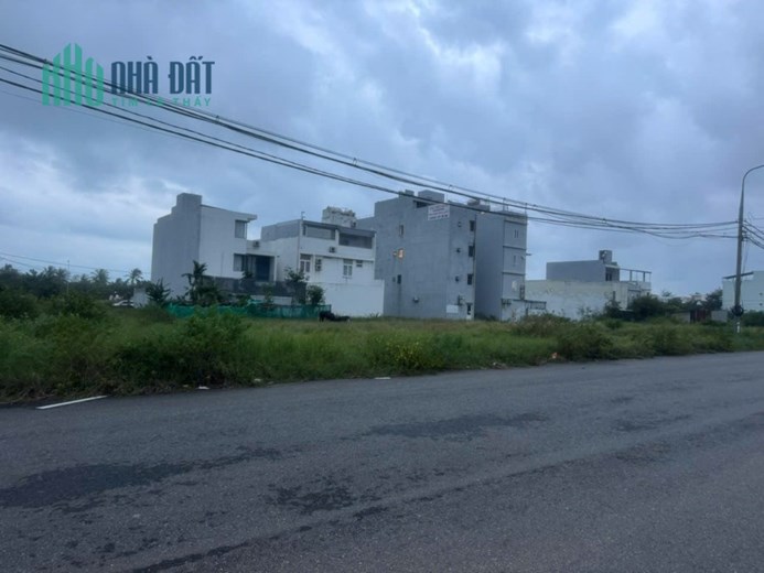13 tỷ,137m2.Đất đường Nguyễn Khắc Viện rông 15m,lề 9m. nhìn ra biển Sơn Thủy