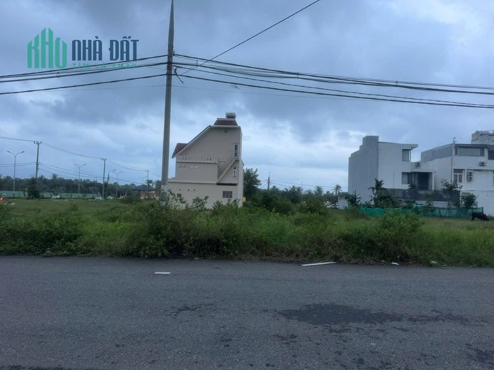 13 tỷ,137m2.Đất đường Nguyễn Khắc Viện rông 15m,lề 9m. nhìn ra biển Sơn Thủy