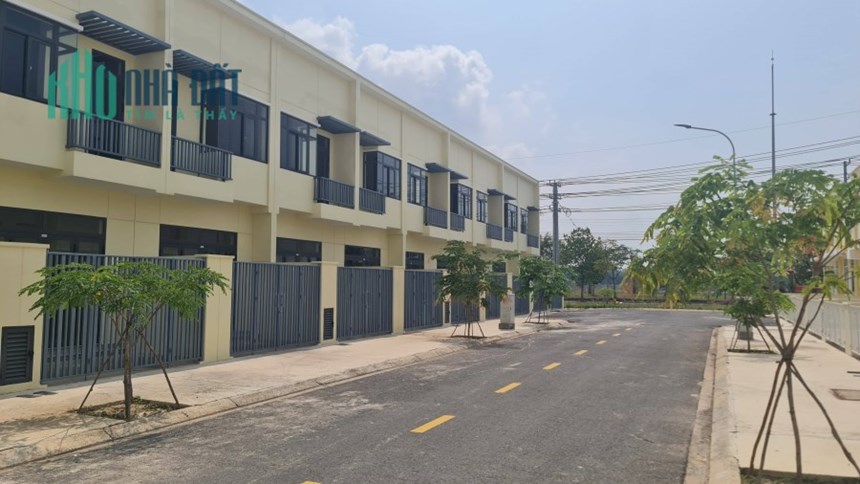 Ở trọ mãi hay có nhà riêng, sở hữu nhà mặt phố chỉ với 439 triệu