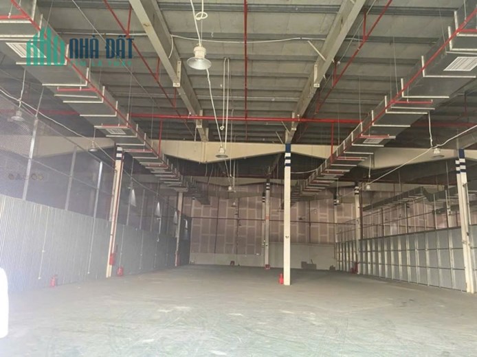 CHO THUÊ 6.912m2 KHO TIÊU CHUẨN CAO TẠI KCN LONG BIÊN. HÀ NỘI