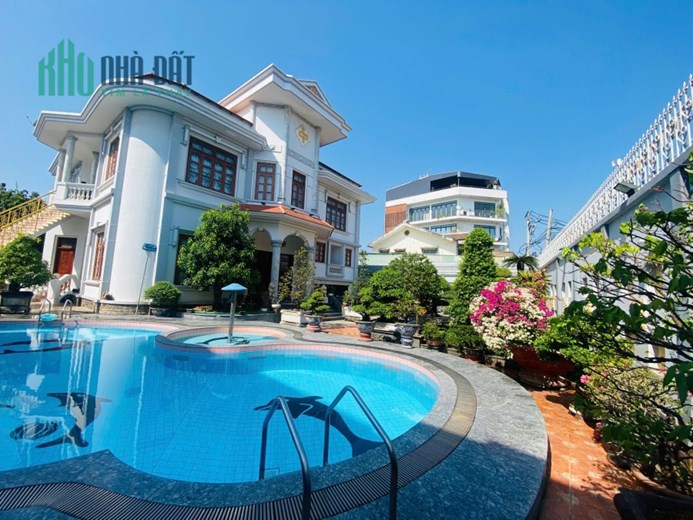 SIÊU DINH THỰ LUXURY GẦN1.000M2 FULL THỔ CƯ - RESORT" TẠI GIA GIỮA LÒNG THÀNH PHỐ THỦ ĐỨC