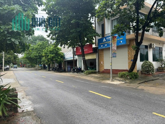 BÁN ĐẤT PHƯỜNG TÙNG THIỆN, TRỤC CHÍNH KINH DOANH, Ô TÔ TRÁNH VỈA HÈ, SÁT 2 TRƯỜNG ĐH LỚN