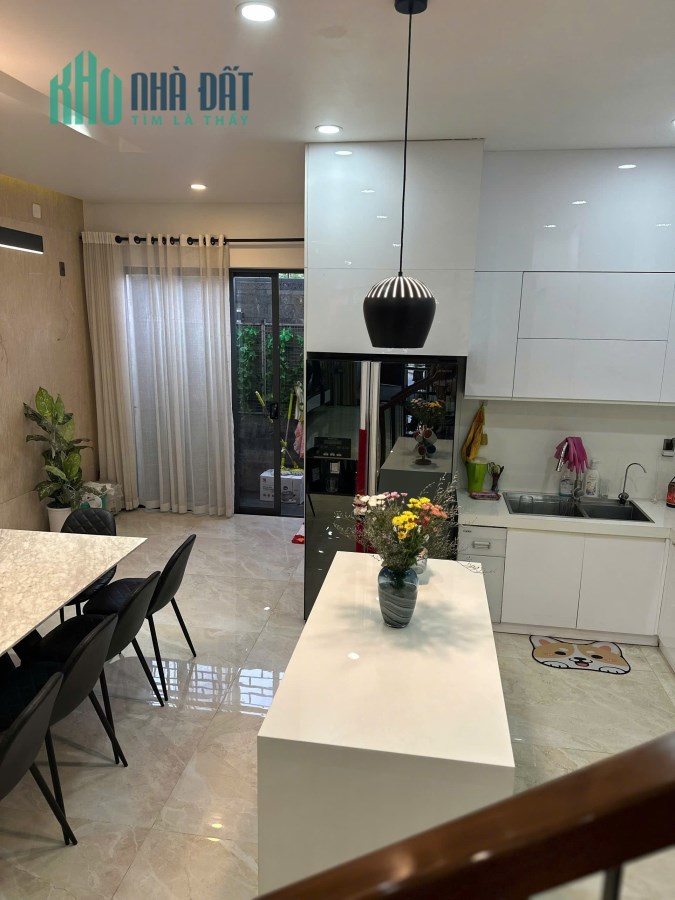 26,5 tỷ/137m2,Nhà 3 Tấm.Đường Nại Nam 8, sát vòng quay mặt trời Đà Nẵng