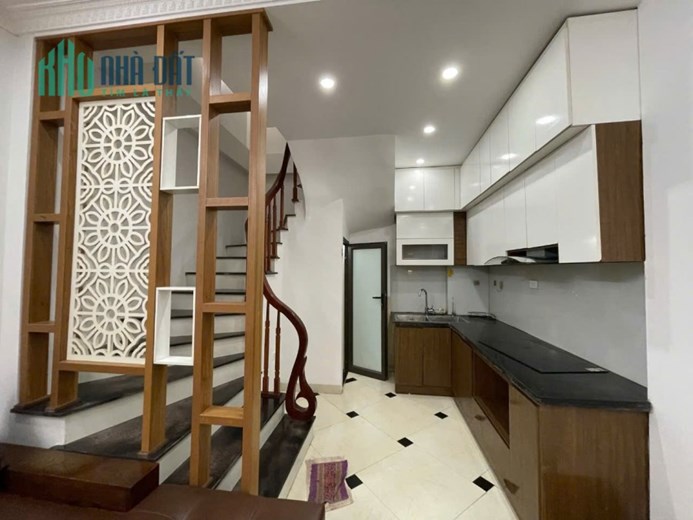 🏡 BÁN NHÀ LÊ TRỌNG TẤN – HÀ ĐÔNG – LÔ GÓC 2 THOÁNG – Ô TÔ ĐỖ CỬA
30m2 5 Tầng