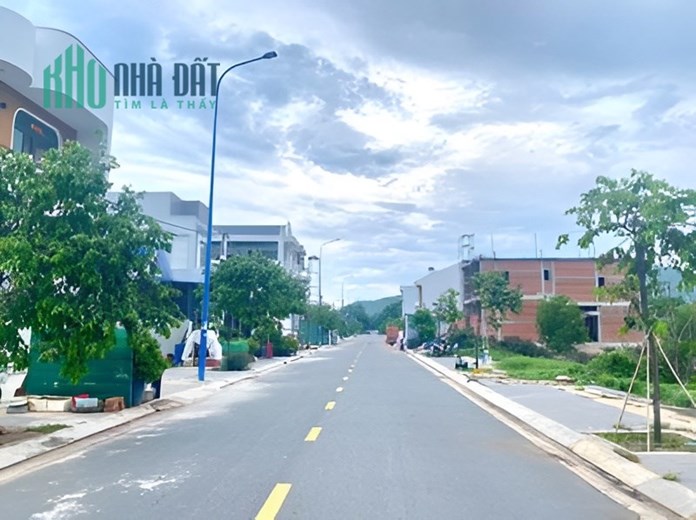 BÁN ĐẤT NAM ĐỊNH, TRUNG TÂM TT QUÂT LÂM, KINH DOANH, ĐẦU TỪ KHÁCH SẠN, NHÀ HÀNG, KARAOKE