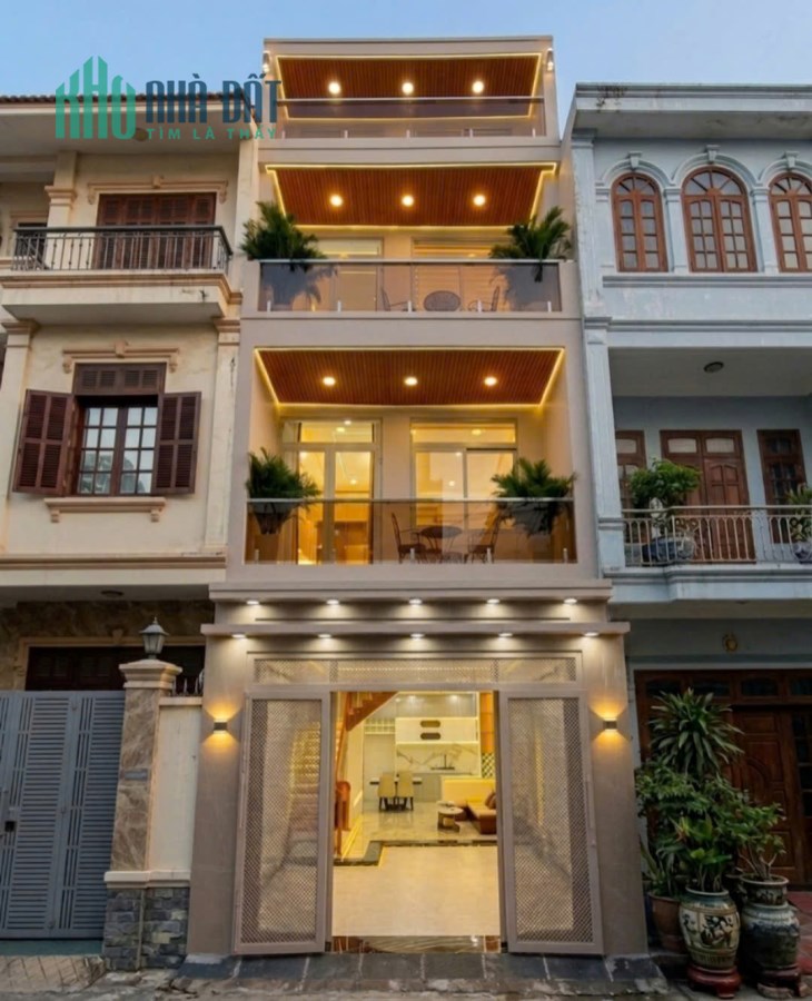 GIÁ 10. x TỶ- QUẬN 7- SÁT PHÚ MỸ HƯNG- NHÀ MỚI 4 TẦNG- DT 60M2- MẶT TIỀN ĐƯỜNG XE TẢI