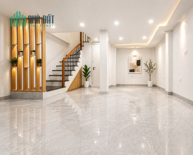 BÁN NHÀ 5 TẦNG PHỐ GIÁP BÁT MẶT TIỀN 5.5M 12 TỶ HƠN