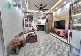 HIẾM NHÀ BÁN - LÕI HAI BÀ TRƯNG - 5 TẦNG ĐẸP KÍNH KOONG - MT 4.2M THÔNG SỐ VÀNG