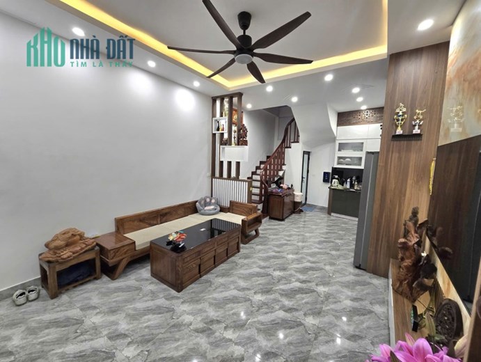 HIẾM NHÀ BÁN - LÕI HAI BÀ TRƯNG - 5 TẦNG ĐẸP KÍNH KOONG - MT 4.2M THÔNG SỐ VÀNG