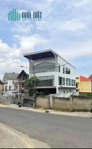 Cho thuê nhà 3 phòng Yersin, phường 9, Đà Lạt 65 triệu/tháng