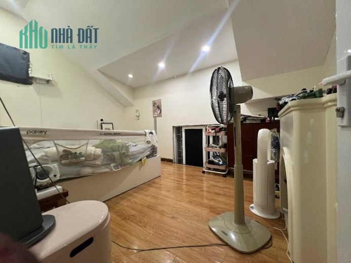 Lý Nam Đế 2 tầng CÓ NÓC – 40m MT4.2 chỉ 5.95 tỷ - NGÕ NÔNG RỘNG, SÂN THOÁNG Ở LUÔN, SĐCC