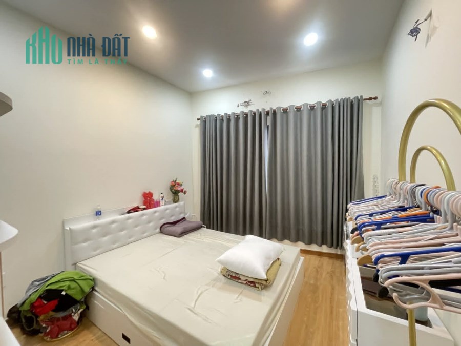 Bán gấp nhà Trần Quang Khải, Tân Định, Quận 1, 50m, 2 tầng, ba gác thông, chỉ 5,9 tỷ.