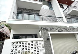 Cho thuê nhà mới xây có nội thất Vạn Thành P5 Đà Lạt giá 15tr