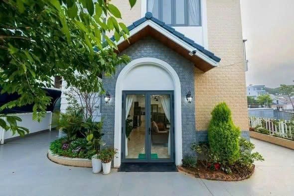 Cho thuê villa 6 phòng ngủ 200m2 nam hồ p11 đà lạt 24 triệu/ tháng
