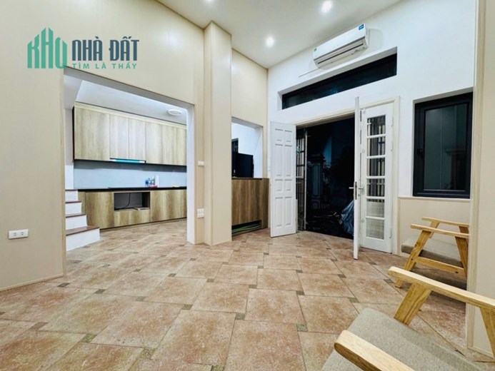 MẶT NGÕ 46 Đội Cấn – 4 tầng 40m MT6m chỉ 9.3 tỷ - TRƯỚC NHÀ SÂN RỘNG THOÁNG, SĐCC NỞ HẬU