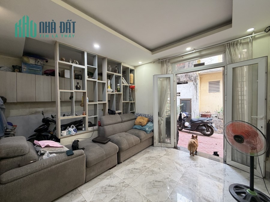 Sát Chợ Bà Chiểu, Trần Văn Kỷ, Phường 14, Bình Thạnh, 71m, 2 tầng, xe hơi, 6,7 tỷ về ở luôn.