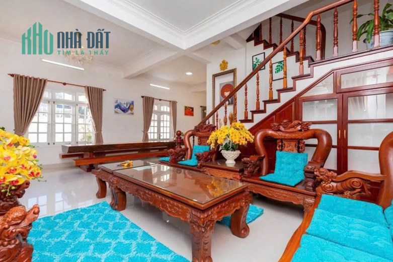 Cho thuê villa 8 phòng ngủ đường Hùng Vương phường 9 Đà Lạt giá 18 triệu/tháng