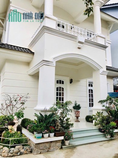 Cho thuê villa 8 phòng ngủ đường Hùng Vương phường 9 Đà Lạt giá 18 triệu/tháng
