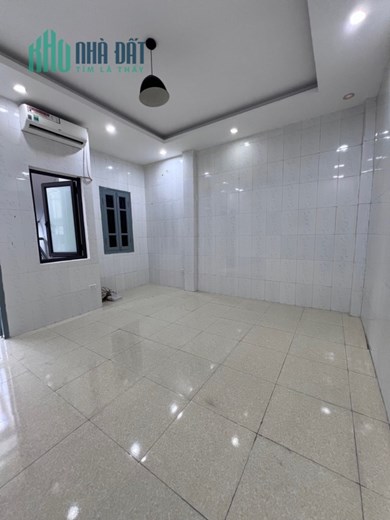 Phạm Hồng Thái_Hàng Bún – 3 tầng 17m chỉ 5.9 tỷ - NGÕ THẲNG, SÂN RỘNG, NHÀ THOÁNG Ở NGAY, SĐCC