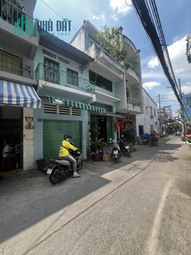 Nhà Lạc Long Quân, Phường 10, Quận 11, 3 tầng,xe hơi, chỉ 5,1 tỷ.