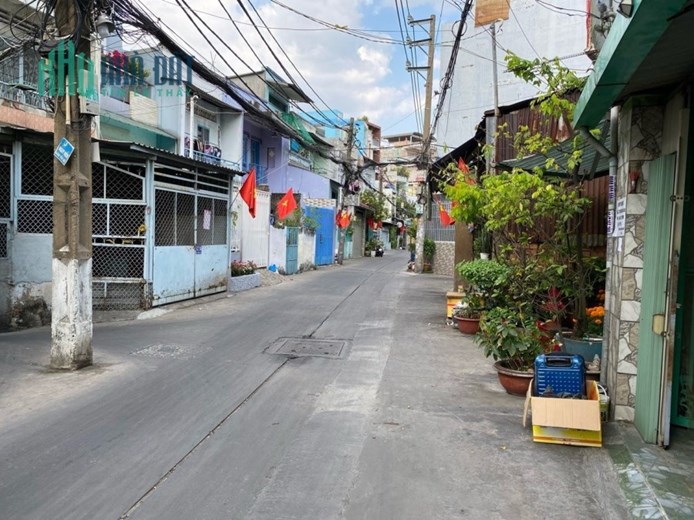 Bán nhà Lạc Long Quân, Phường 1, Quận 11, xe hơi, 57m, chỉ 6.3 tỷ.