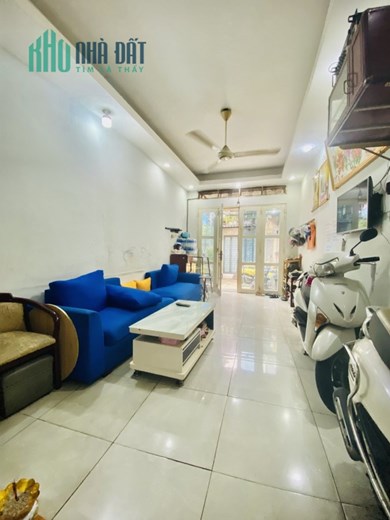 Mặt tiền Đội Cung, Phường 11, Quận 11, 3 tầng, Kinh doanh, chỉ 5,4 tỷ.