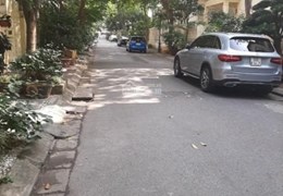 Bán Nhà PLÔ Vị Trí Đẹp Mặt Tiền Ngõ Kinh Doanh Đường Trần Duy Hưng Diện Tích 47/50m . GIÁ 21 TỶ