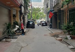 Nhà Mình cần bán nhà mặt ngõ 80 phố Trung Kính, Trung Hòa, Cầu Giấy. + Diện tích: 85 m²  GIÁ 42 TỶ