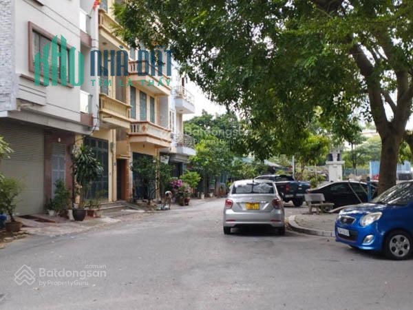 Biệt thự đơn lập KĐT Dịch Vọng - trục chính 4 làn - view công viên - GIÁ  127 tỷ. DT 245 M2