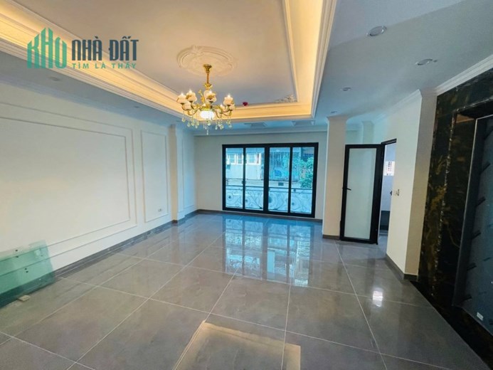 Chính chủ cần bán gấp nhà 462 Đường Bưởi Vĩnh Phúc Hoàng Hoa Thám Ba Đình DT 52 m2 giá 32,9 tỷ