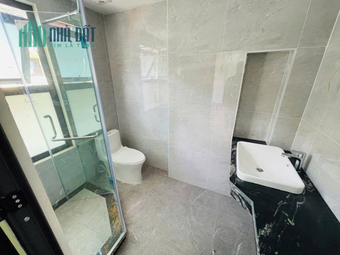 Chính chủ cần bán gấp nhà 462 Đường Bưởi Vĩnh Phúc Hoàng Hoa Thám Ba Đình DT 52 m2 giá 32,9 tỷ