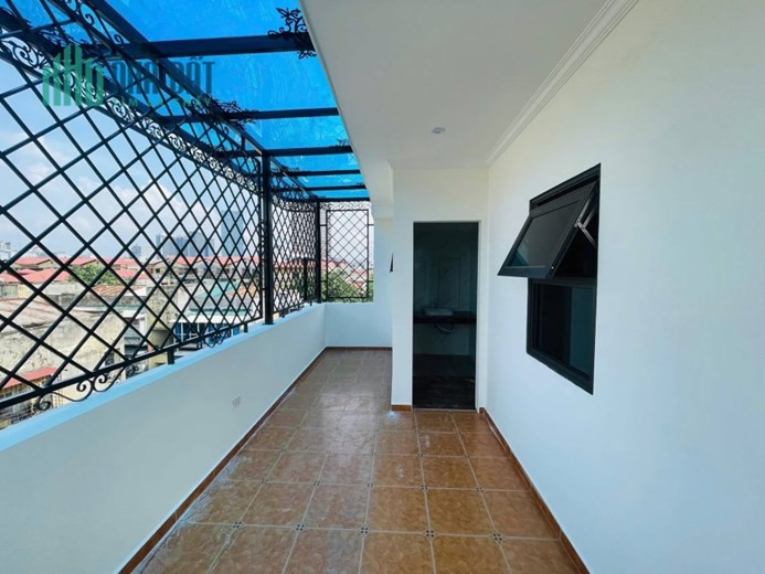 Chính chủ cần bán gấp nhà 462 Đường Bưởi Vĩnh Phúc Hoàng Hoa Thám Ba Đình DT 52 m2 giá 32,9 tỷ