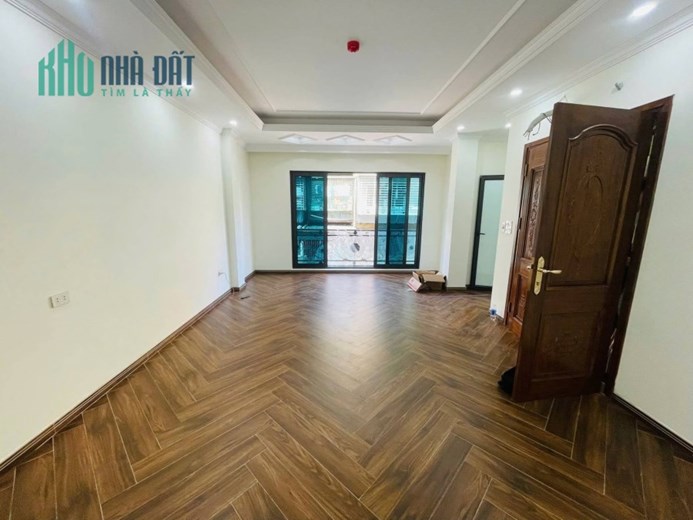 Chính chủ cần bán gấp nhà 462 Đường Bưởi Vĩnh Phúc Hoàng Hoa Thám Ba Đình DT 52 m2 giá 32,9 tỷ