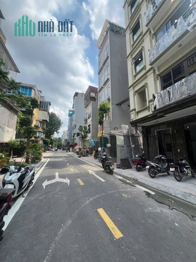 Chính chủ cần bán gấp nhà 462 Đường Bưởi Vĩnh Phúc Hoàng Hoa Thám Ba Đình DT 52 m2 giá 32,9 tỷ