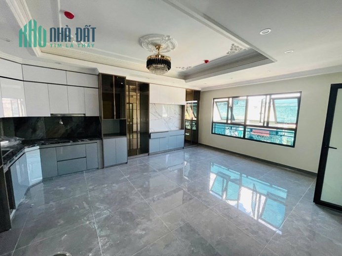 Chính chủ cần bán gấp nhà 462 Đường Bưởi Vĩnh Phúc Hoàng Hoa Thám Ba Đình DT 52 m2 giá 32,9 tỷ