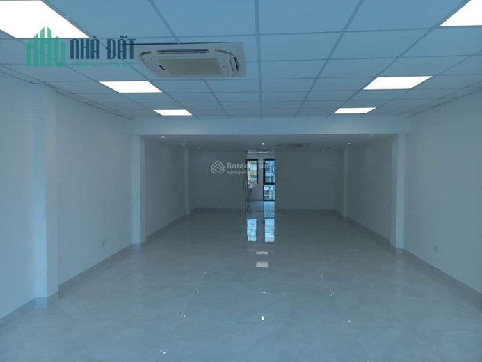 BÁN TÒA NHÀ 11 TẦNG CÓ HẦM MẶT PHỐ QUẬN BA ĐÌNH  CHO THUÊ 900 TRIỆU/ THÁNG  DT  450 mv GIÁ 400 TỶ