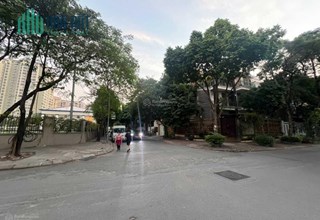 BÁN TÒA NHÀ LÔ GÓC MẶT PHỐ KHU TRẦN THÁI TÔNG – TRÁI TIM CẦU GIẤY Diện tích: 210m²  GIÁ 135 TỶ