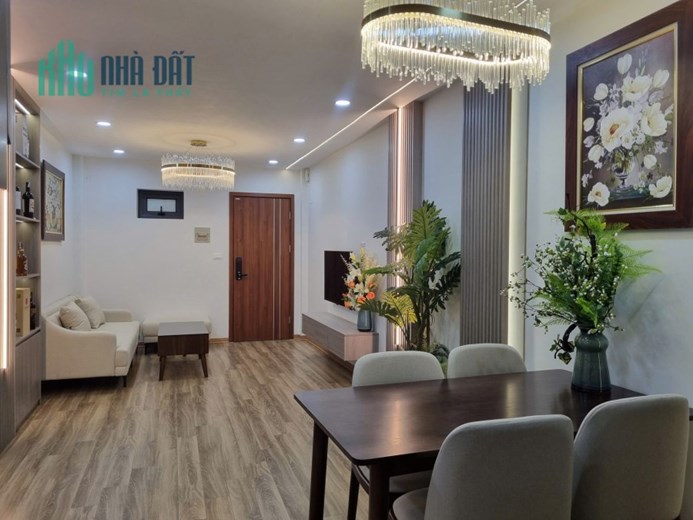 Cực rẻ! Bán căn hộ Mễ Trì Hạ, 70m2, nhà đẹp, 5,5 tỷ - 0975118822