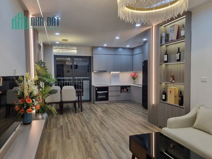 Cực rẻ! Bán căn hộ Mễ Trì Hạ, 70m2, nhà đẹp, 5,5 tỷ - 0975118822