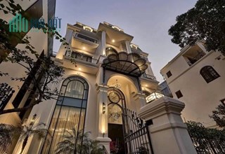 SIÊU PHẨM BIỆT THỰ LIỀN KỀ VƯỜN ĐÀO – TÂY HỒ  Diện tích thực tế: 392m²  xây 5 tầng giá  280 tỷ