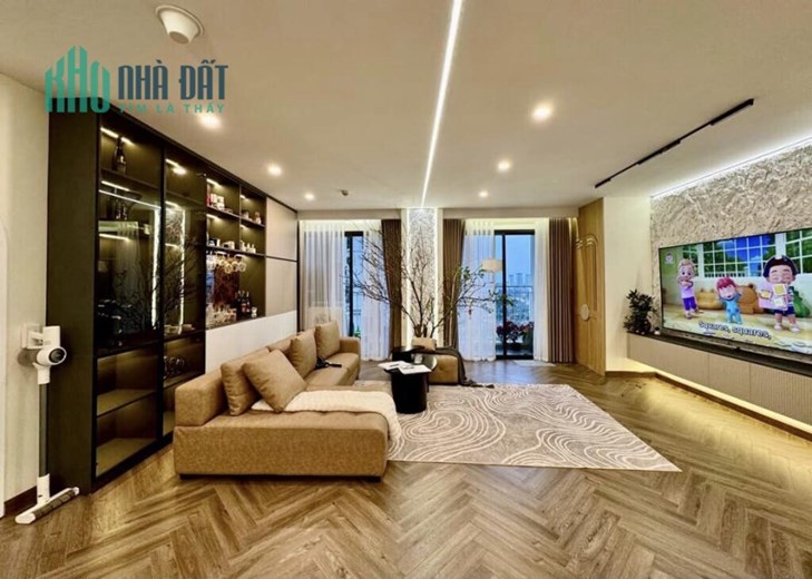 Bán chung cư Mễ Trì Hạ, 120m2, 4pn, giá 7,9 tỷ- 0975118822