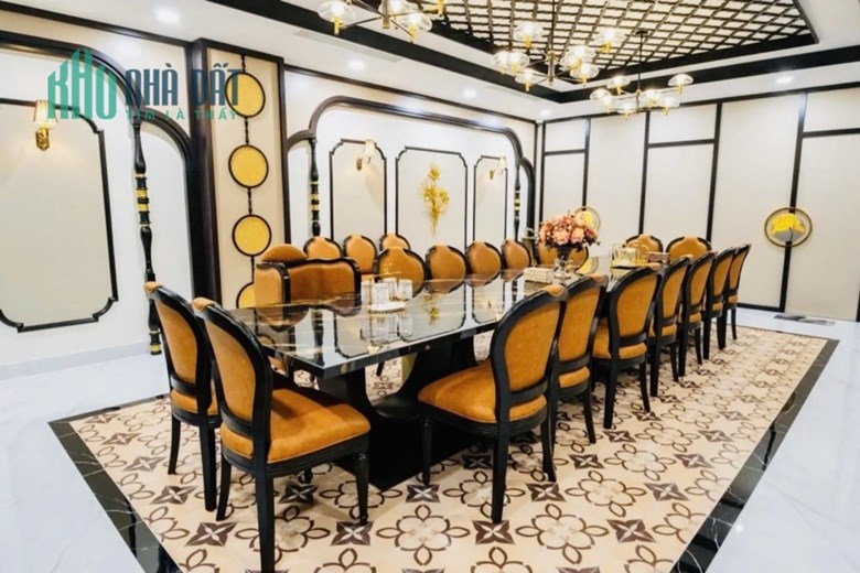 Chỉ với 123 tỷ, Sở hữu ngay Biệt Thự - Lê Quang Định, Phường 14, Bình Thạnh, 5 tầng, ngang 11m.