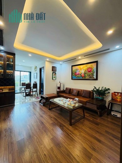 Bán chung cư cạnh Yên Hòa Parkview, 70m2, nhà đẹp! Giá 6,5 tỷ- 0975118822