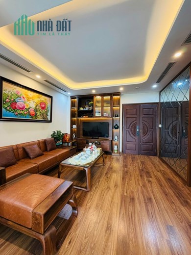 Bán chung cư cạnh Yên Hòa Parkview, 70m2, nhà đẹp! Giá 6,5 tỷ- 0975118822