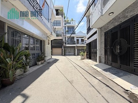Bán nhà Phan Văn Trị, Phường 11, Bình Thạnh, 3 tầng, kinh doanh, xe hơi, chỉ 10,8 tỷ.