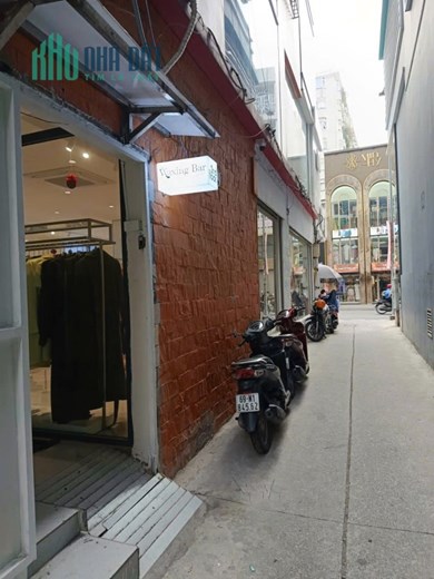 Cho thuê nhà 6 lầu, MT Nguyễn Trãi, P3, Quận 5