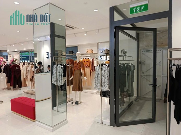 Cho thuê nhà 6 lầu, MT Nguyễn Trãi, P3, Quận 5